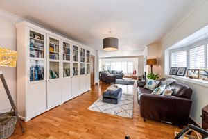 Lounge Overview- click for photo gallery